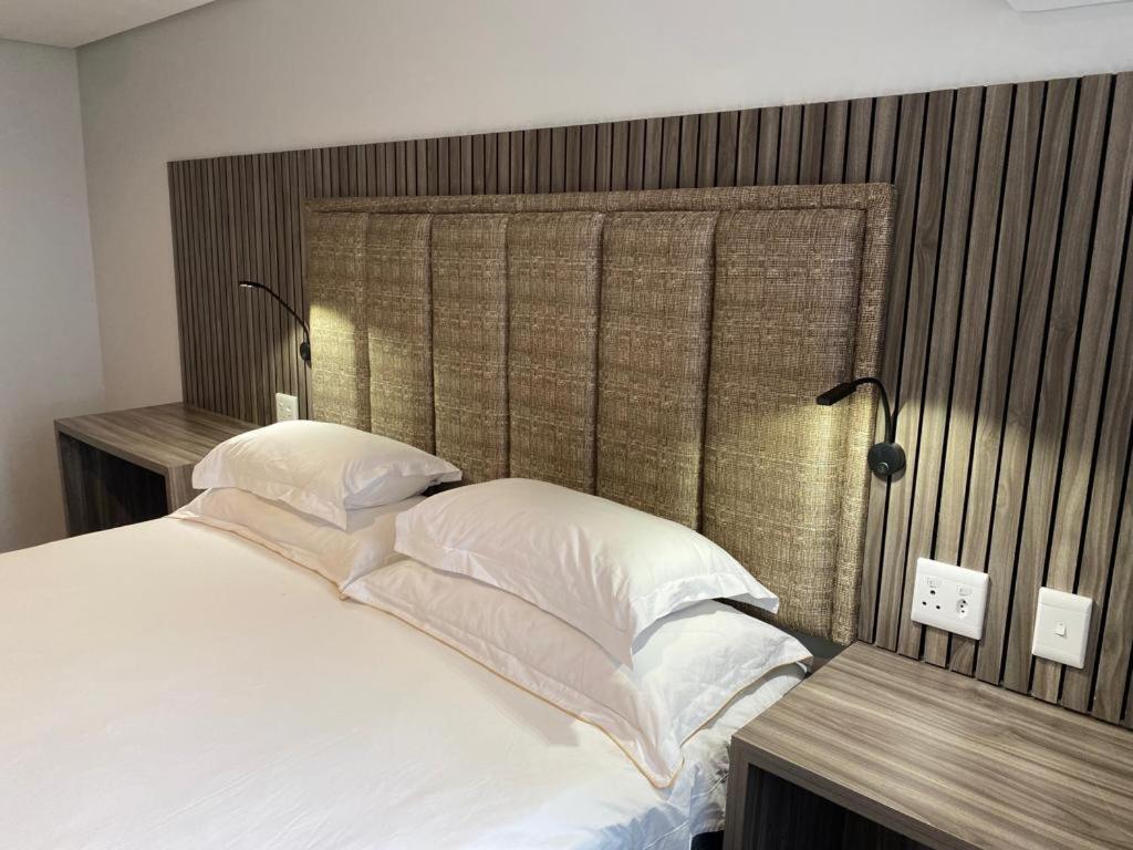 אמנזימטוטי Zar Hotel מראה חיצוני תמונה