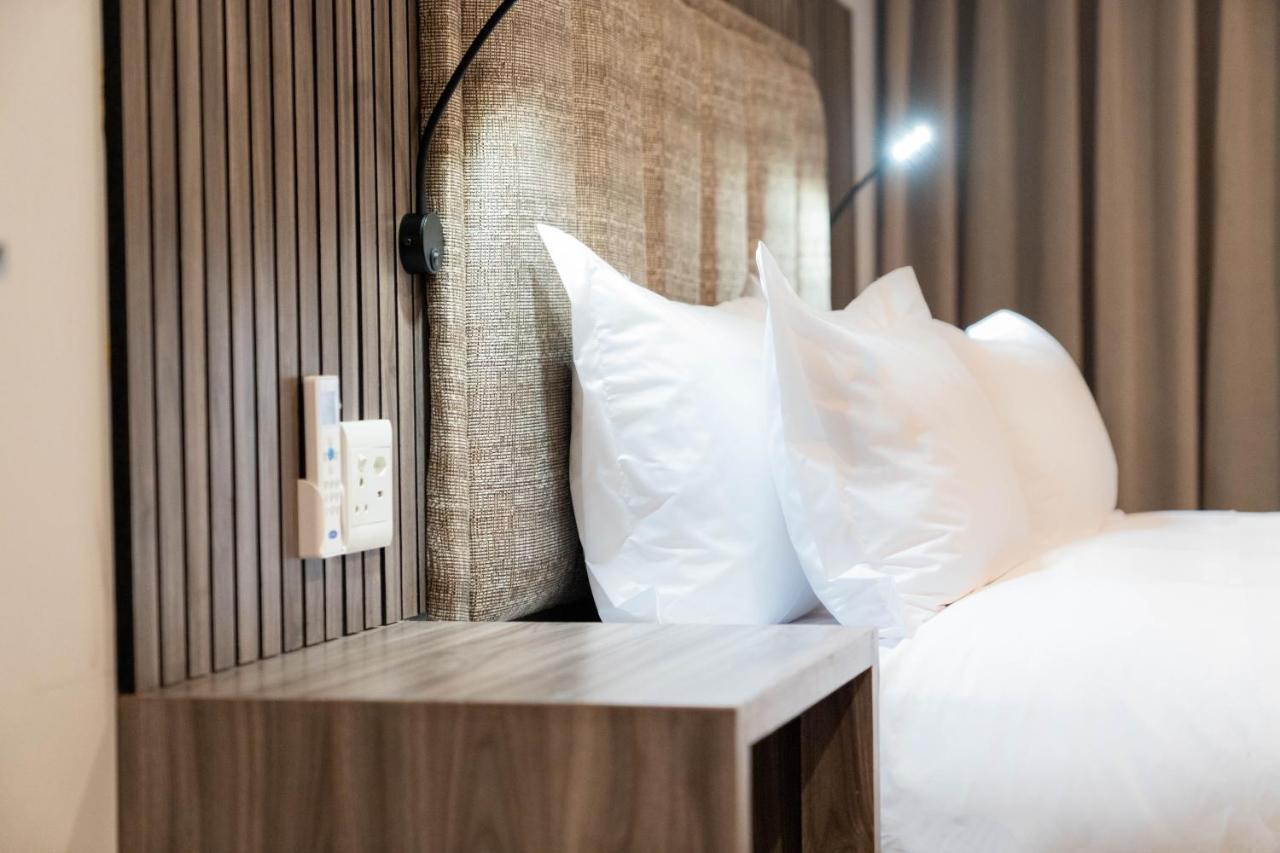 אמנזימטוטי Zar Hotel מראה חיצוני תמונה