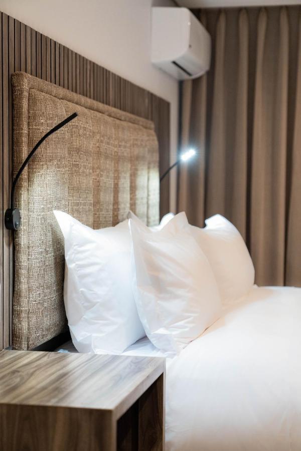 אמנזימטוטי Zar Hotel מראה חיצוני תמונה