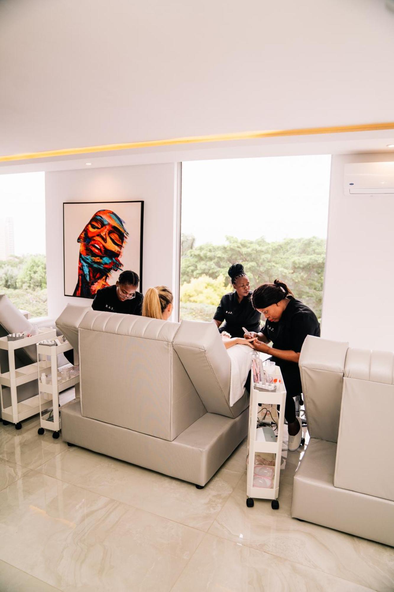 אמנזימטוטי Zar Hotel מראה חיצוני תמונה